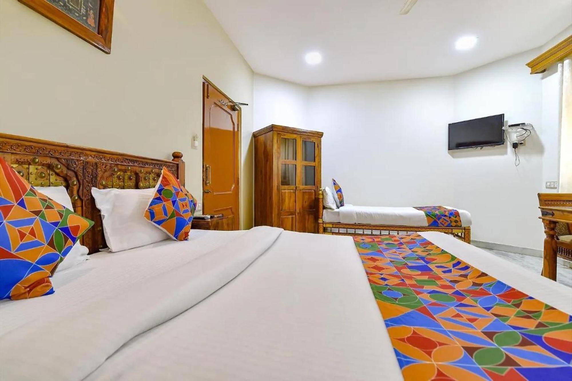 Empire Palace Hotel Udajpur Zewnętrze zdjęcie