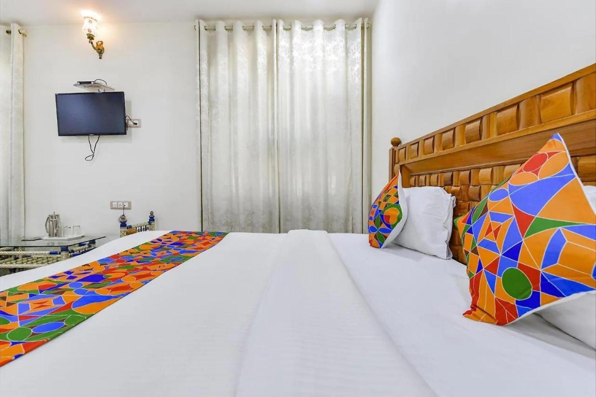 Empire Palace Hotel Udajpur Zewnętrze zdjęcie