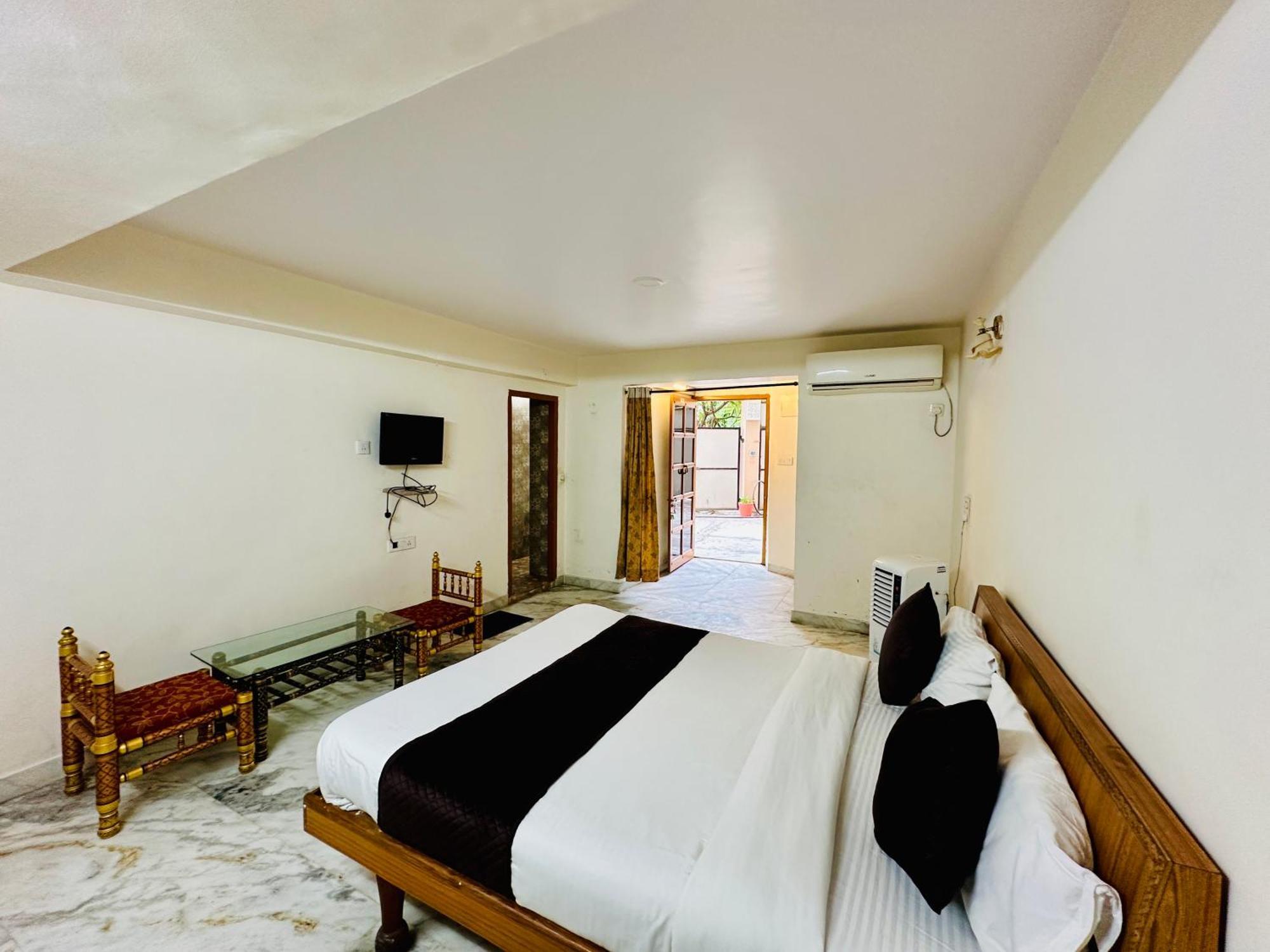 Empire Palace Hotel Udajpur Zewnętrze zdjęcie